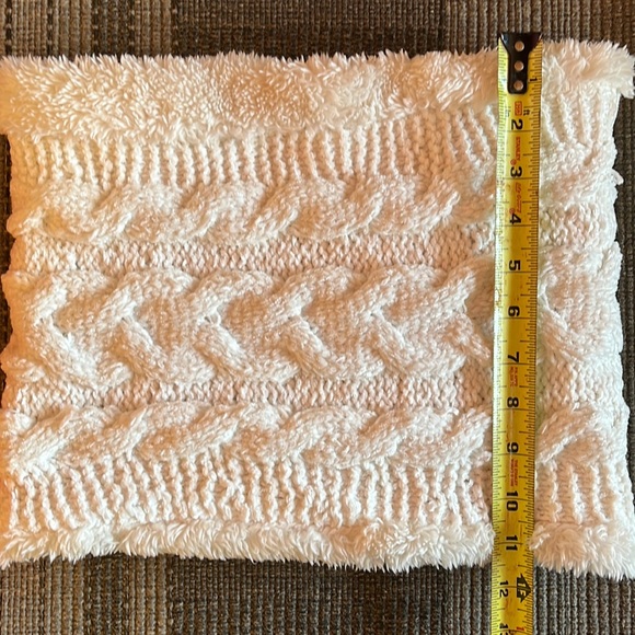 Infinity Scarf - Picture 3 of 4